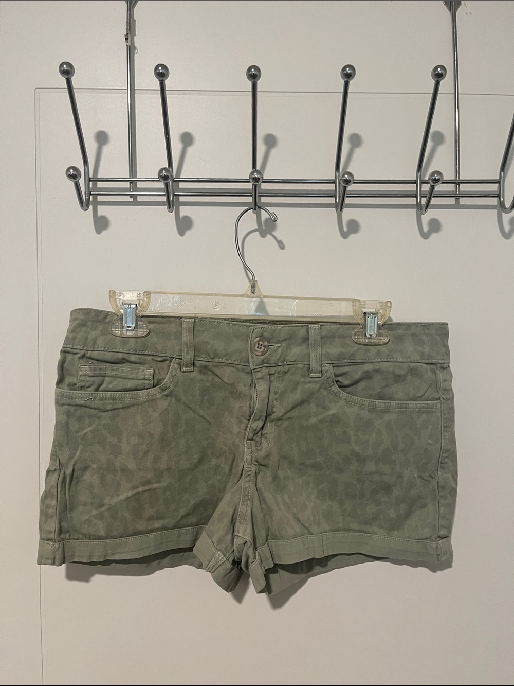 Cloth & Stone Green Leopard Print Pockets Cotton Blend Shorts Animal Print Boho